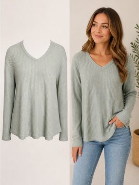 Chaser | Sage Green Ribbed Knit Top | Long Sleeve V-Neck Waffle Texture | Size L